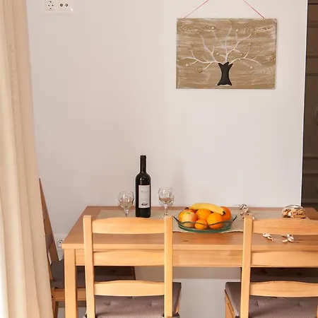 Apartment Efrilias & *
